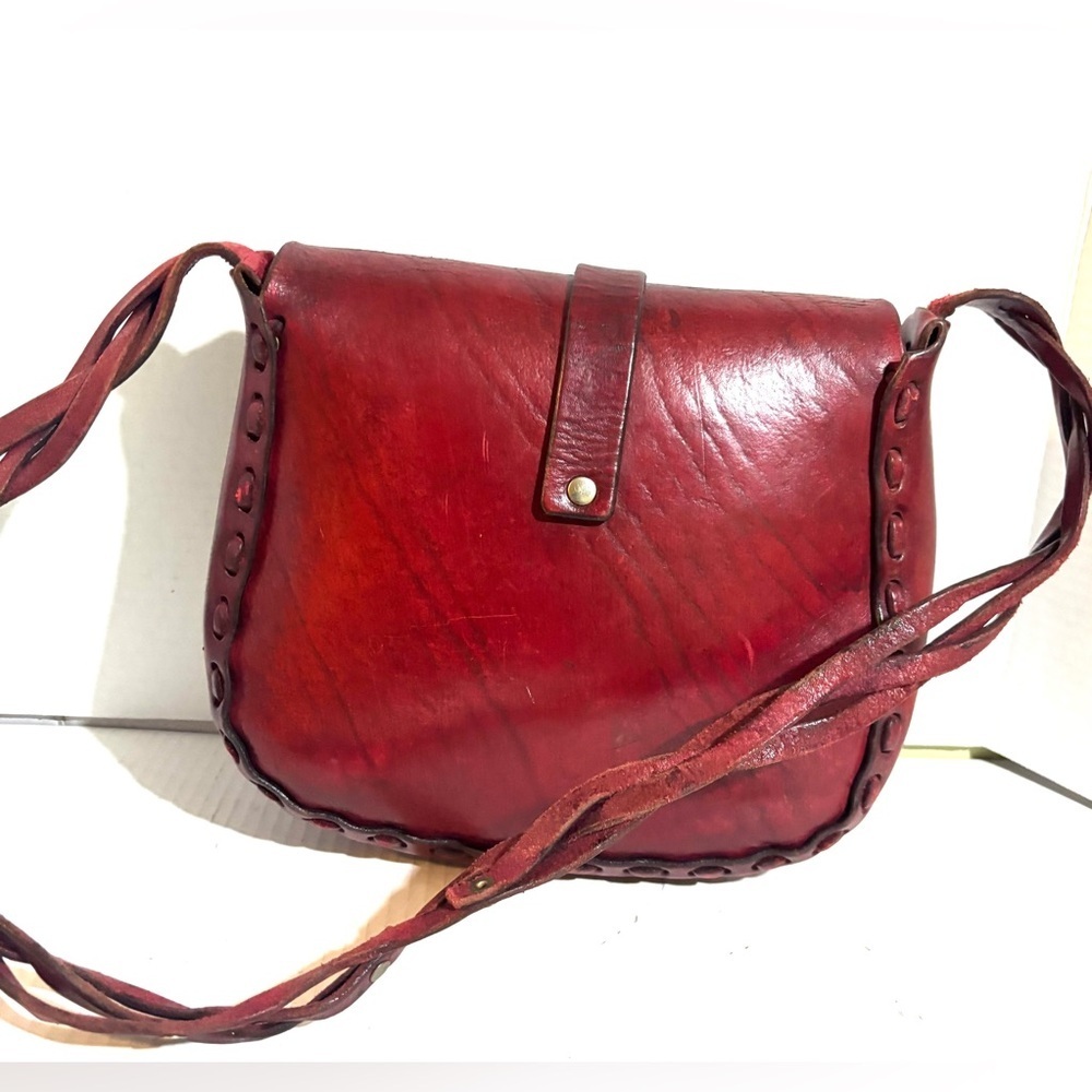 Vintage handmade crossbody Elegant Red Leather Handbag - Picture 2 of 7